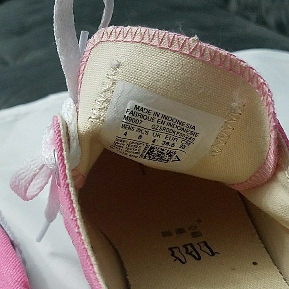 Pink Converse - Picture 3 of 3